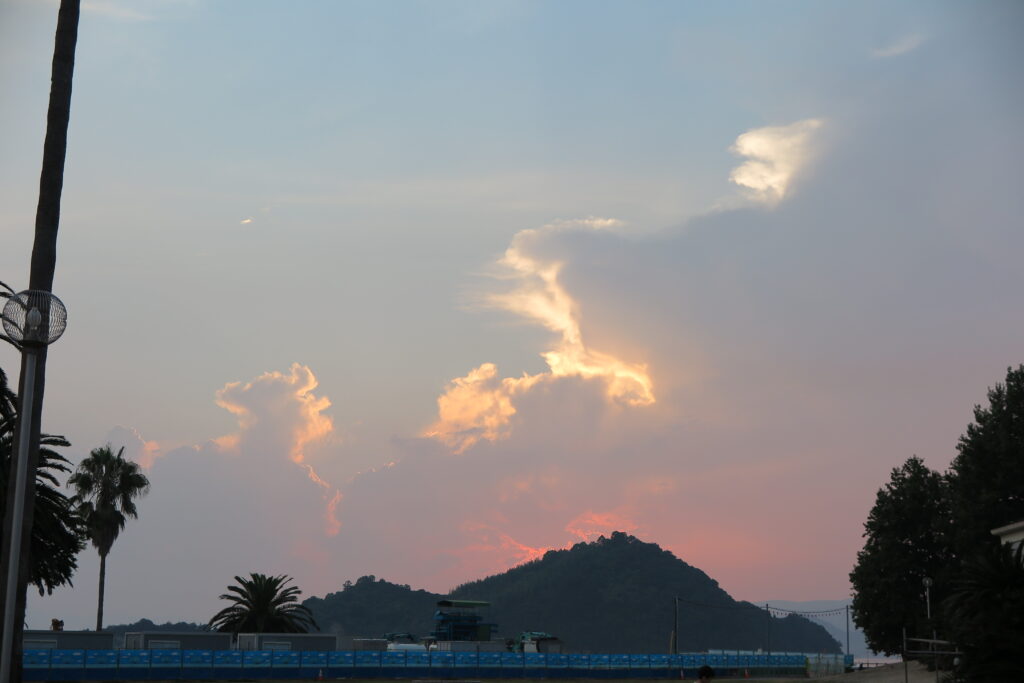 大久野島で見る夕日